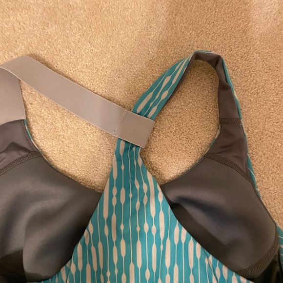 Nike Workout Tank - Picture 6 of 7